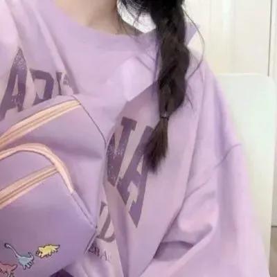 紫色系女生头像，紫色系女生头像动漫微信（我该用什么去纪念你在我的青春里闪耀过）