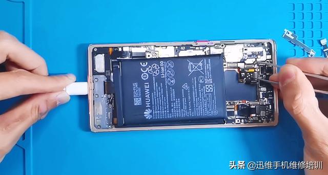 华为手机自动重启是什么原因，华为手机经常自动重启是什么原因（华为手机换电池后出现重启）