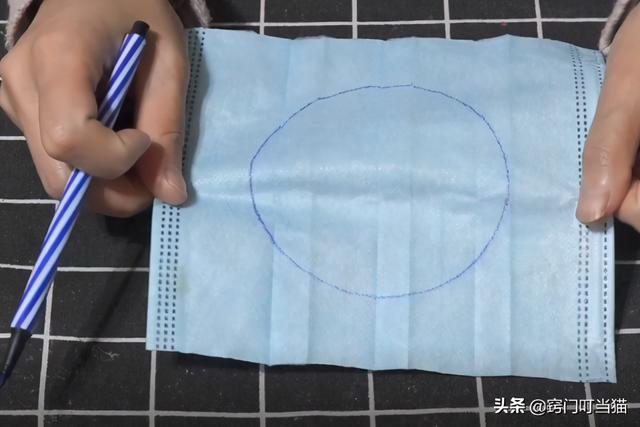 口罩上的创意画，口罩简笔画（简单改造下就能变废为宝）