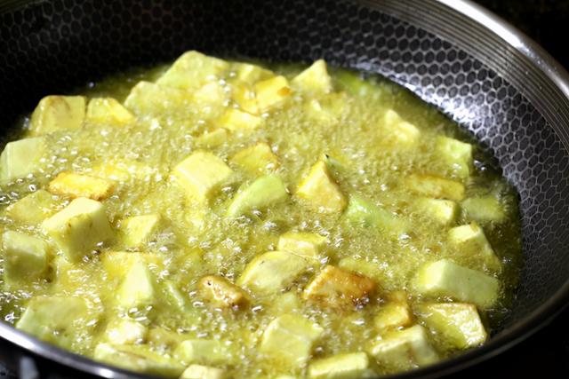 什么是酱爆，酱爆是什意思（甜面酱、番茄酱哪种更好吃）