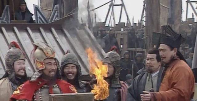 草船借箭为什么曹操不放火箭，草船借箭曹操为什么不放火箭（诸葛亮还有必杀计）