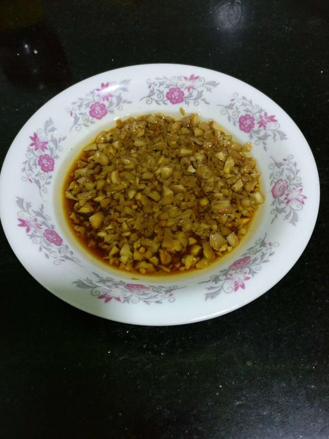 猪手的做法，沙姜猪脚简单又美味的一种做法（做猪蹄的方法视频）