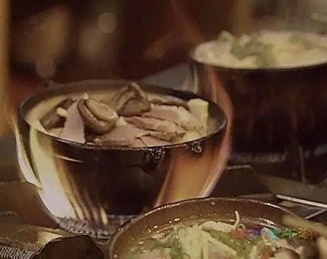 鲫鱼杂烩汤做法步骤，鲫鱼汤的做法简单又好吃（六合头道菜，排名不分先后）