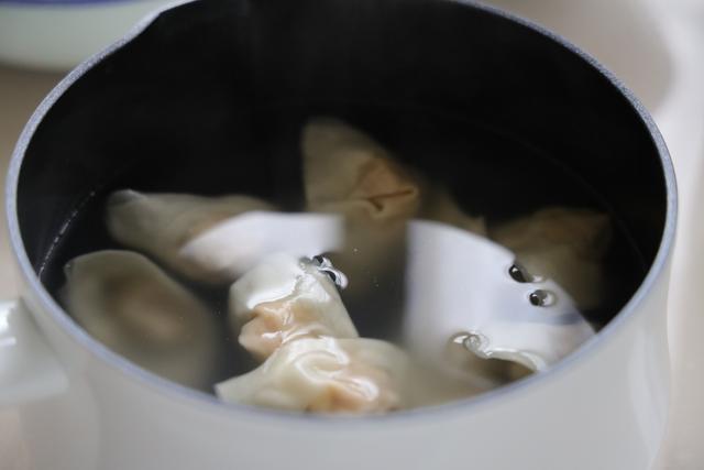 馄饨肉馅怎么做好吃，馄饨肉馅怎么做（学会再也不想去外面吃了）