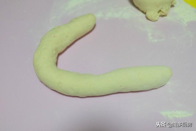玫瑰花馒头怎么做，怎样做美味的南瓜味的玫瑰馒头（手把手教你做玫瑰花馒头）