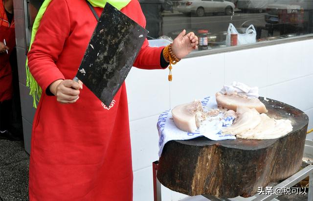 白砍兔怎么煮才嫩，白砍兔煮多少分钟（李庄白肉是最吸睛的美食）