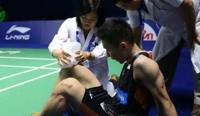 打羽毛球膝盖疼痛的原因和治疗方法，打羽毛球膝盖内侧疼的原因与措施（膝关节内侧有疼痛过吗）