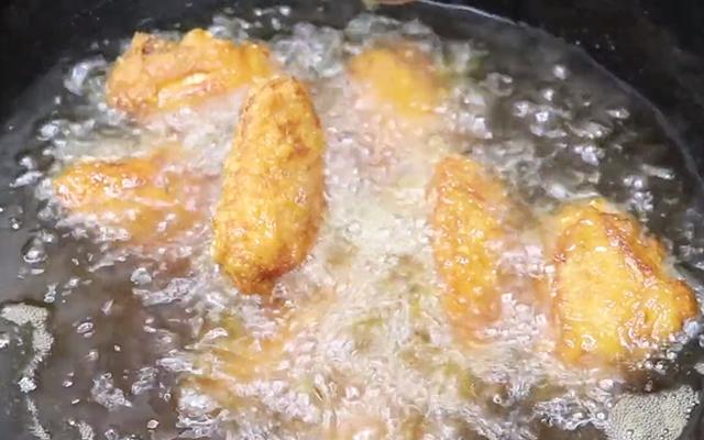 蒜蓉鸡翅的做法，盐焗鸡翅的制作方法和配料（蒜香脆皮鸡翅的做法）