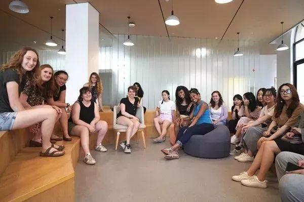 首都师范大学科德学院学费，北京科德学院属于几本（原来它才是国内学费最贵的艺术院校）