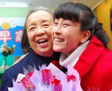 21岁出道曾2夺视后，因神助攻李小璐，39岁马苏成圈中“绝缘体”