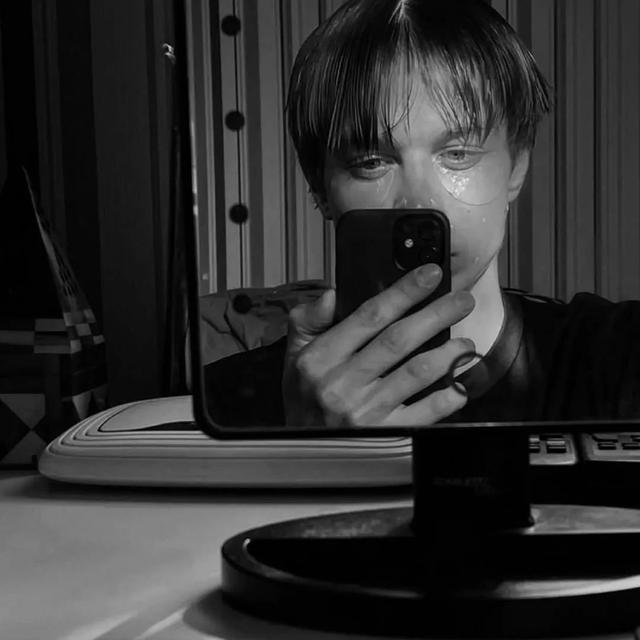 男头。忘掉种过的花，微信头像，男头。忘掉种过的花，重新开始。（“其实我不太懂喜欢）