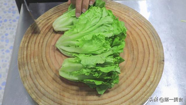 蚝油生菜的做法步骤，蚝油生菜的酱汁怎么调（厨师长2分钟做道蚝油生菜）