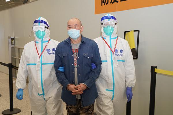 对贪官国际大追逃，浅析反腐败跨国追逃追赃的现状以及完善（靠老婆“假结假离”出国）