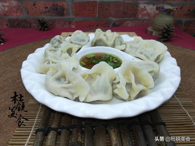 肉三鲜馅怎么调好吃，肉三鲜馅怎么调好吃视频（老师傅教你肉三鲜水饺经典做法）