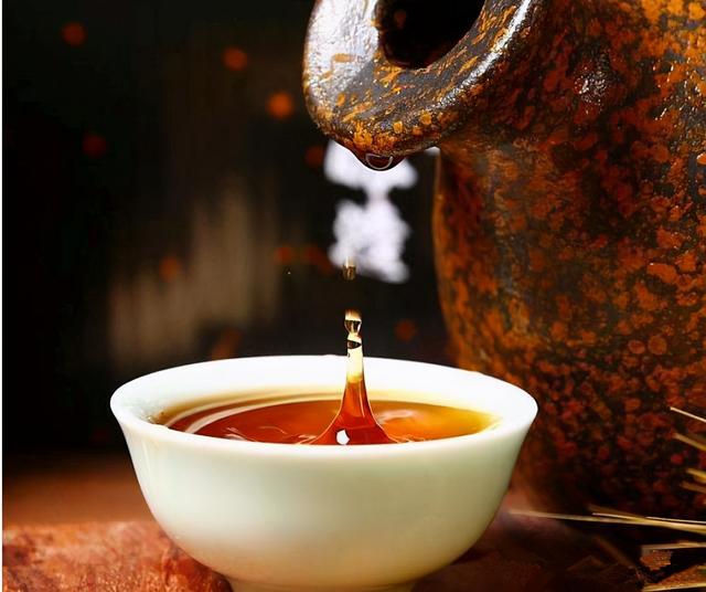 料酒和黄酒有什么区别，黄酒和料酒区别有哪些（小知识：黄酒和料酒有什么区别）