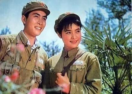 红色经典影视民歌，最新革命红歌最好听的十首歌（那些美到窒息的红色经典歌曲）