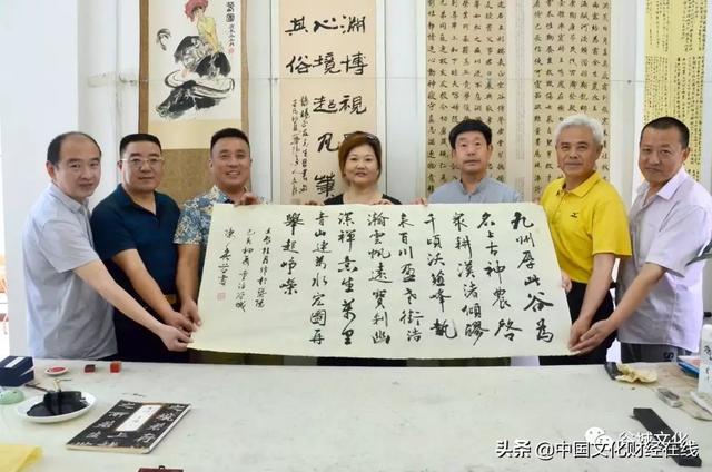 瑰宝是什么意思，历史瑰宝是什么意思（诗词是全世界最特殊的文学形式）