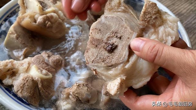 豆腐乳酱的制作方法，豆腐乳酱的制作方法视频（想吃酱大骨别去饭店了）