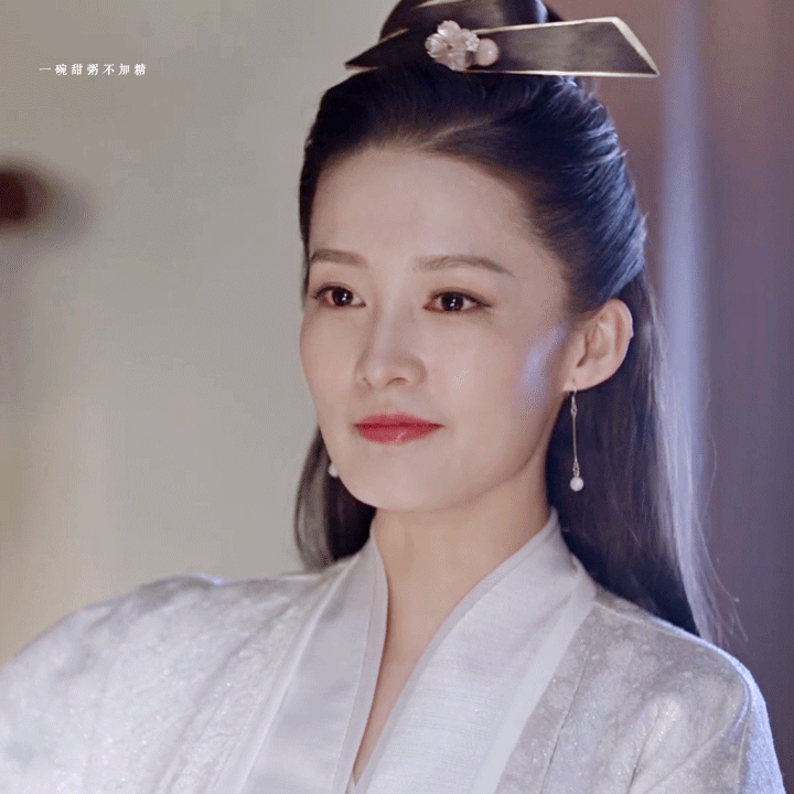 李沁和孙怡的对比照，李沁孙怡迷之撞脸（孙怡和李沁的长相区别到底在哪）