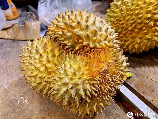 如何挑选榴莲有哪些简单技巧，包多肉厚又香又甜