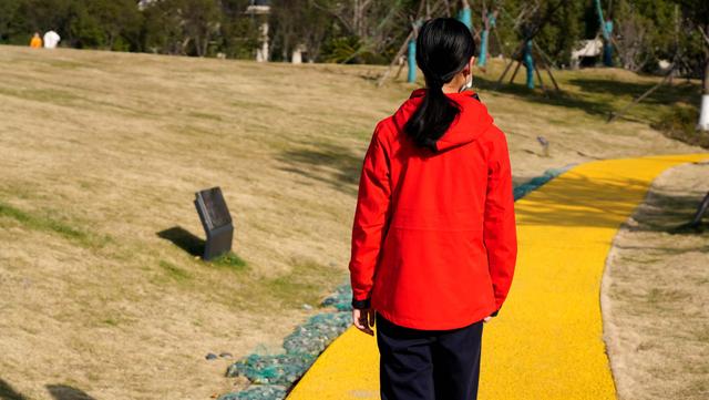 沙里瓦是什么意思，沙乌沙里瓦是什么意思（新年用红蓝新衣组CP-沙乐华男女羽绒服）