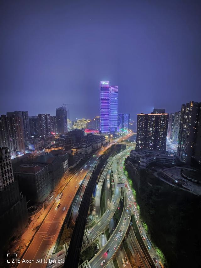 手机拍月亮参数，能拍月亮的手机有哪些（用手机这样拍出高级感创意月亮照片）