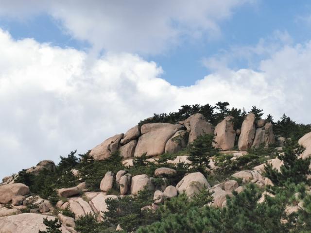 鹤山市属于哪个省哪个地区，鹤山哪里的（北有山东青岛以“石奇”而闻名的鹤山风景区）