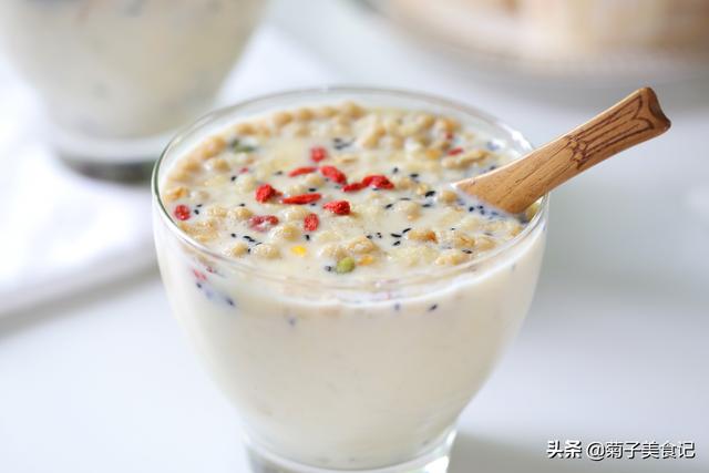 兰州牛奶醪糟的做法，兰州的牛奶醪糟怎么做（牛奶鸡蛋醪糟怎么煮不结块）