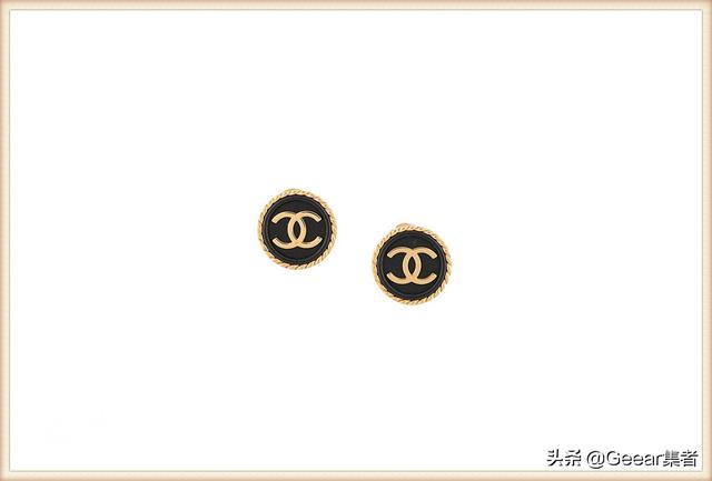 香奈儿耳钉全部款式，chanel耳钉官网怎么购买（Chanel复古耳环）