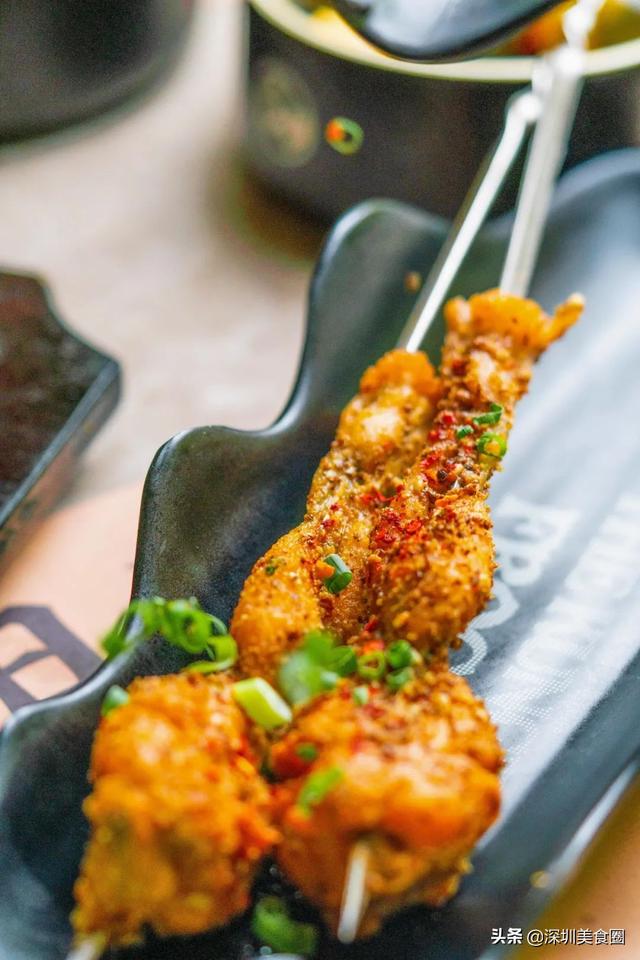 扛把子念kang还是gang呢，扛把子怎么读gang（蛙小侠，内讧了）