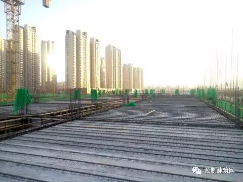 预制叠合板规范，目前国内最为流行的叠合板预制底板是（《钢管桁架预应力混凝土叠合板技术规程》发布）