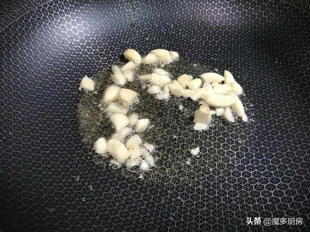 卷心菜怎么炒比较好吃，卷心菜怎么炒好吃（包菜最好吃的做法）