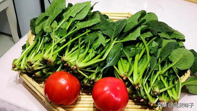 菠菜汁和面怎样做更绿，怎样使菠菜汁和面更绿（让你找回小时候的味道）