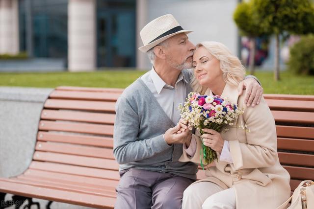 吻痕跟捏痕的区别图片，怎么鉴定是不是吻痕（<五百八十四讲>见识各种“吻”）