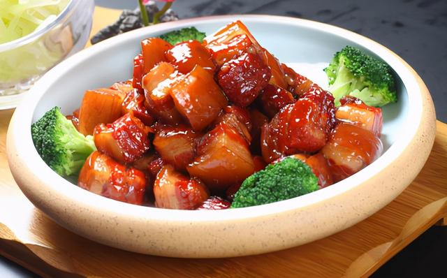 猪里脊肉是哪个部位，猪里脊是哪个部位（猪身上最好吃的肉排行榜）