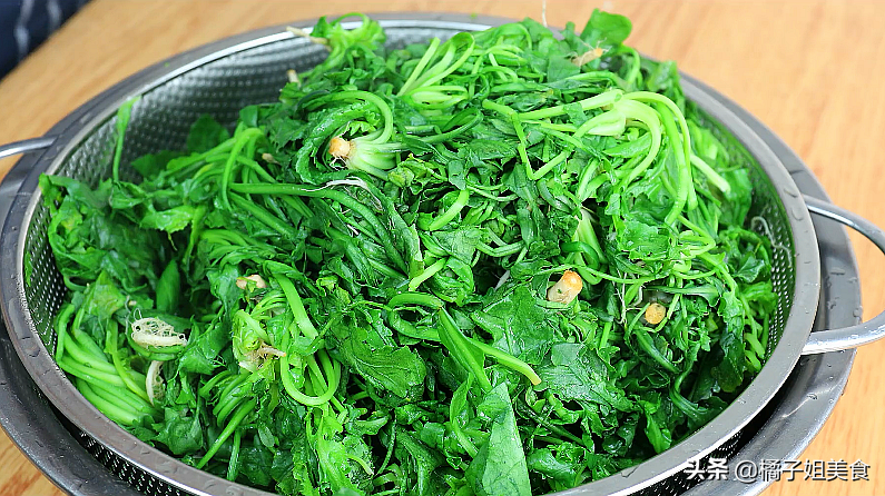 图片[5]-终于知道存放荠菜的方法 一次存10斤 放一年不坏-起舞食谱网