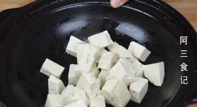 茄子炖豆腐的做法，茄子炖豆腐的做法大全（教你最下饭的做法）