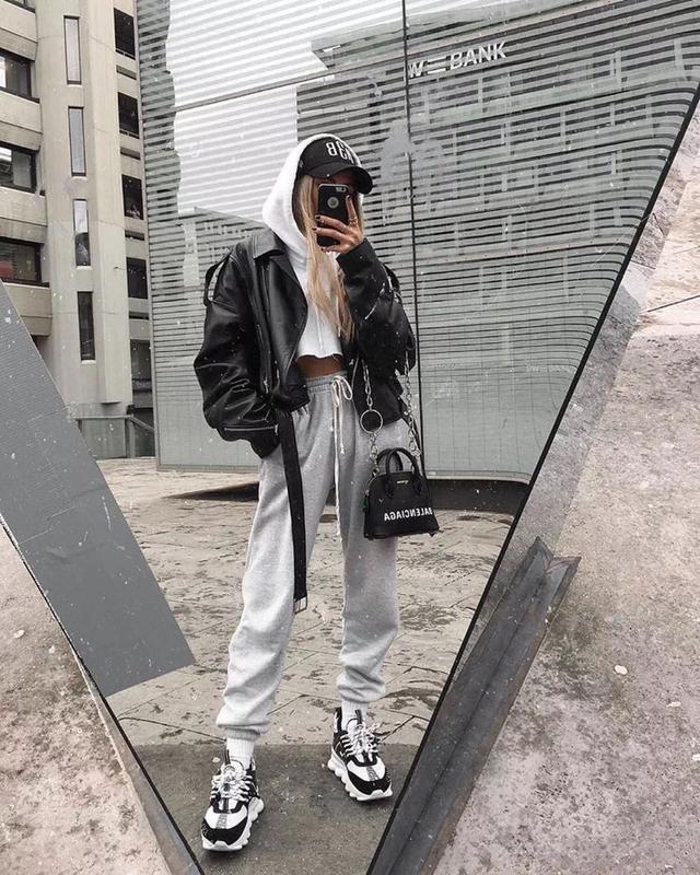 冬天穿卫衣怎么搭配，冬天穿卫衣搭配什么发型（1件卫衣=冬季10种搭配）