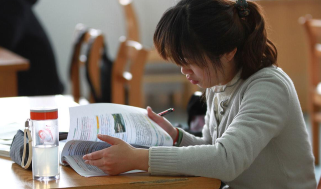 重修会记入档案吗，挂科重修会记录档案吗（若出现挂科重修会被记入档案里吗）