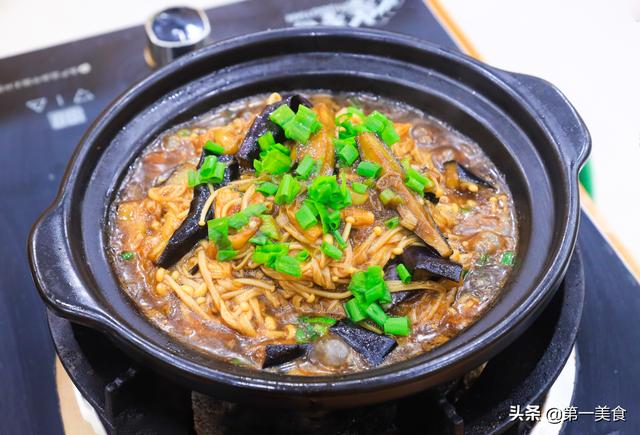 金针菇用不用焯水，金针菇到底焯水不（金针菇与茄子一锅焖你吃过吗）