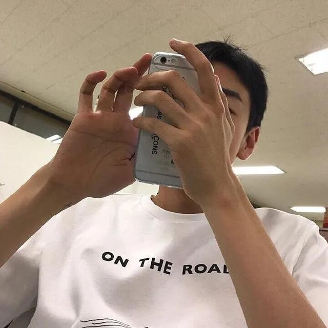 欧美风高冷炫酷男生头像微信，欧美风高冷炫酷男生头像（超酷的欧美头像来袭）