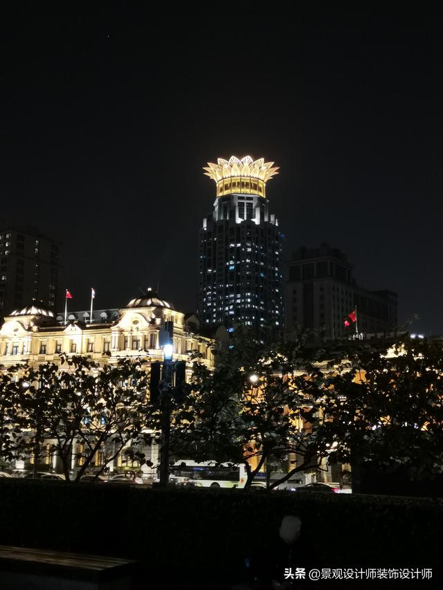 上海外滩夜景图片，外滩夜景美丽迷人让人流连忘返（上海市外滩夜景）