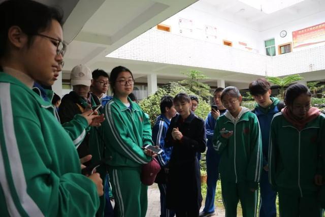江西师范大学附属中学(江西师大附中归江西师大管吗)