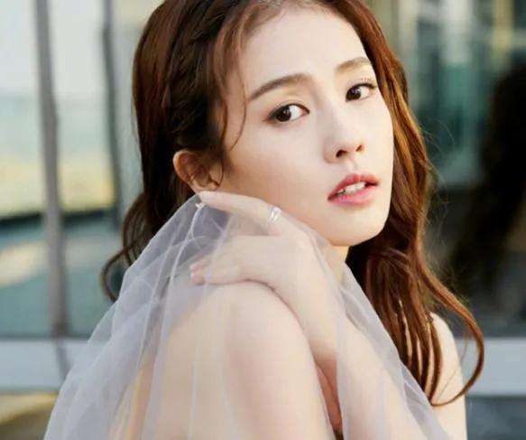 白鹿演过的电视剧，许凯与白鹿一起演的电视剧叫什么名字（励志演员白鹿3年8部女主戏每部都很火）