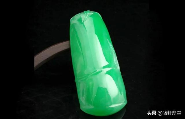 玉坠配什么链子好，绿色玉坠配什么链子好（原来张继科佩戴的冷门翡翠是它）