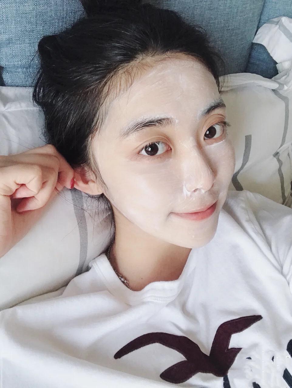 敷面膜图片(女人敷面膜的搞笑图片)