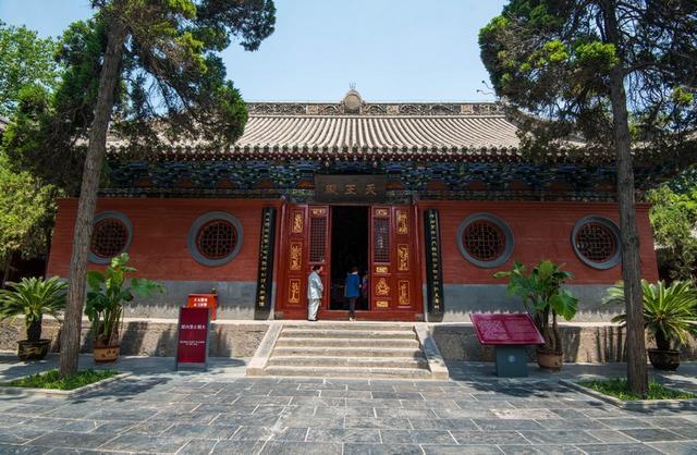 洛阳白马寺创建于多少年（白马寺——中国第一古刹）