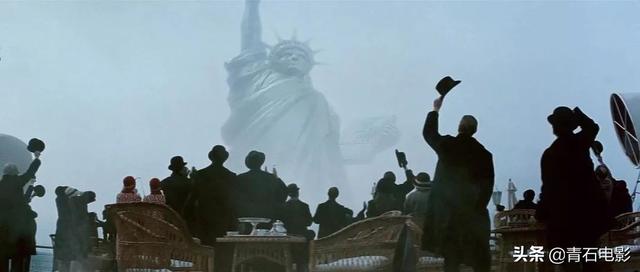 海上钢琴师是真实的故事吗，海上钢琴师的故事是真实的吗（《海上钢琴师》1900一生不下船）