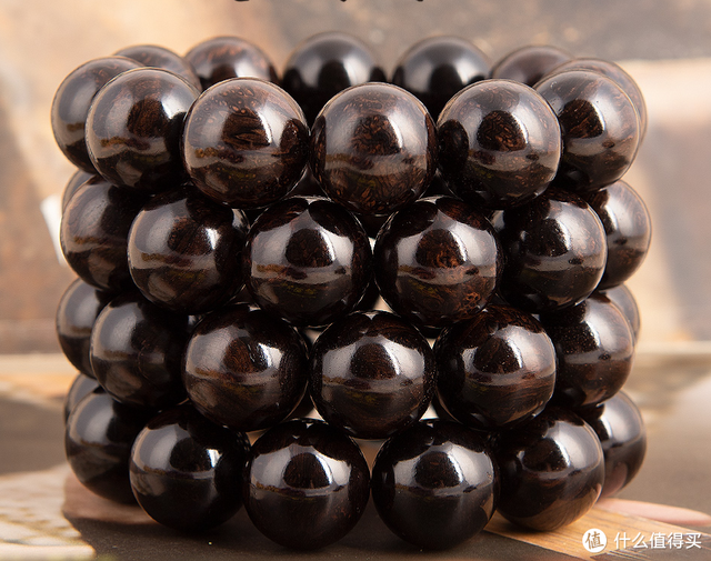 乌木手串怎么辨别真假，乌木手串真假鉴别（万物皆可盘：万字长文）