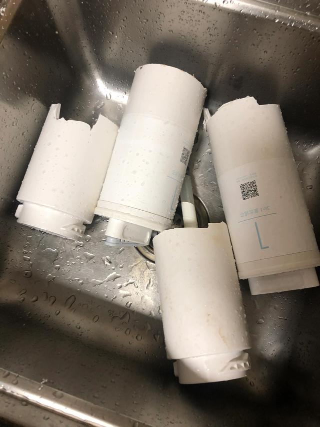 小米净水器滤芯更换方法，小米净水器需更换4个滤芯（小米净水器滤芯拆解）